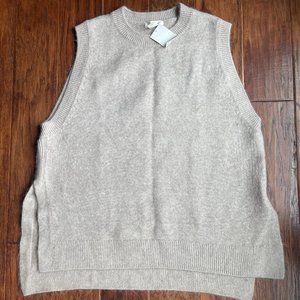 Pullover sweater